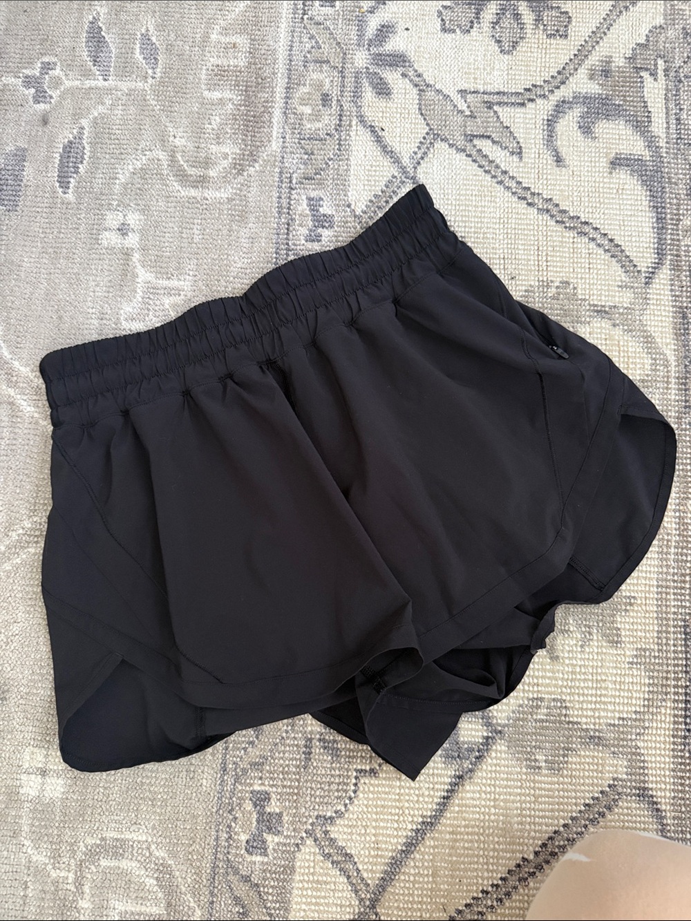 Lululemon Track That High-Rise Short 3” Lined in Black - Picture 3 of 5